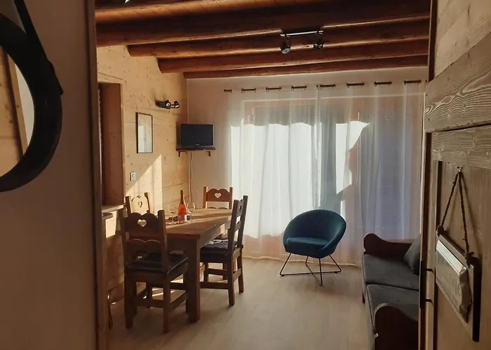 Petit 4 Pers Champagny-en-vanoise Апартаменты *