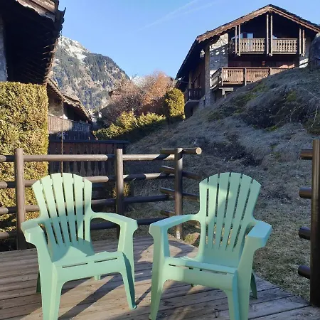 Petit 4 Pers Champagny-en-vanoise Apartment *