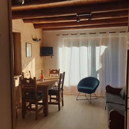 Petit 4 Pers Champagny-en-vanoise Apartment *
